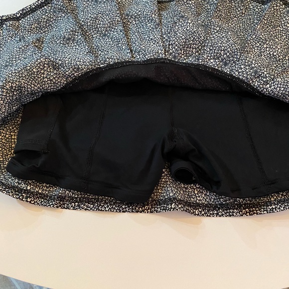 Lululemon Ruffled Tennis Skort Floral - Picture 5 of 6